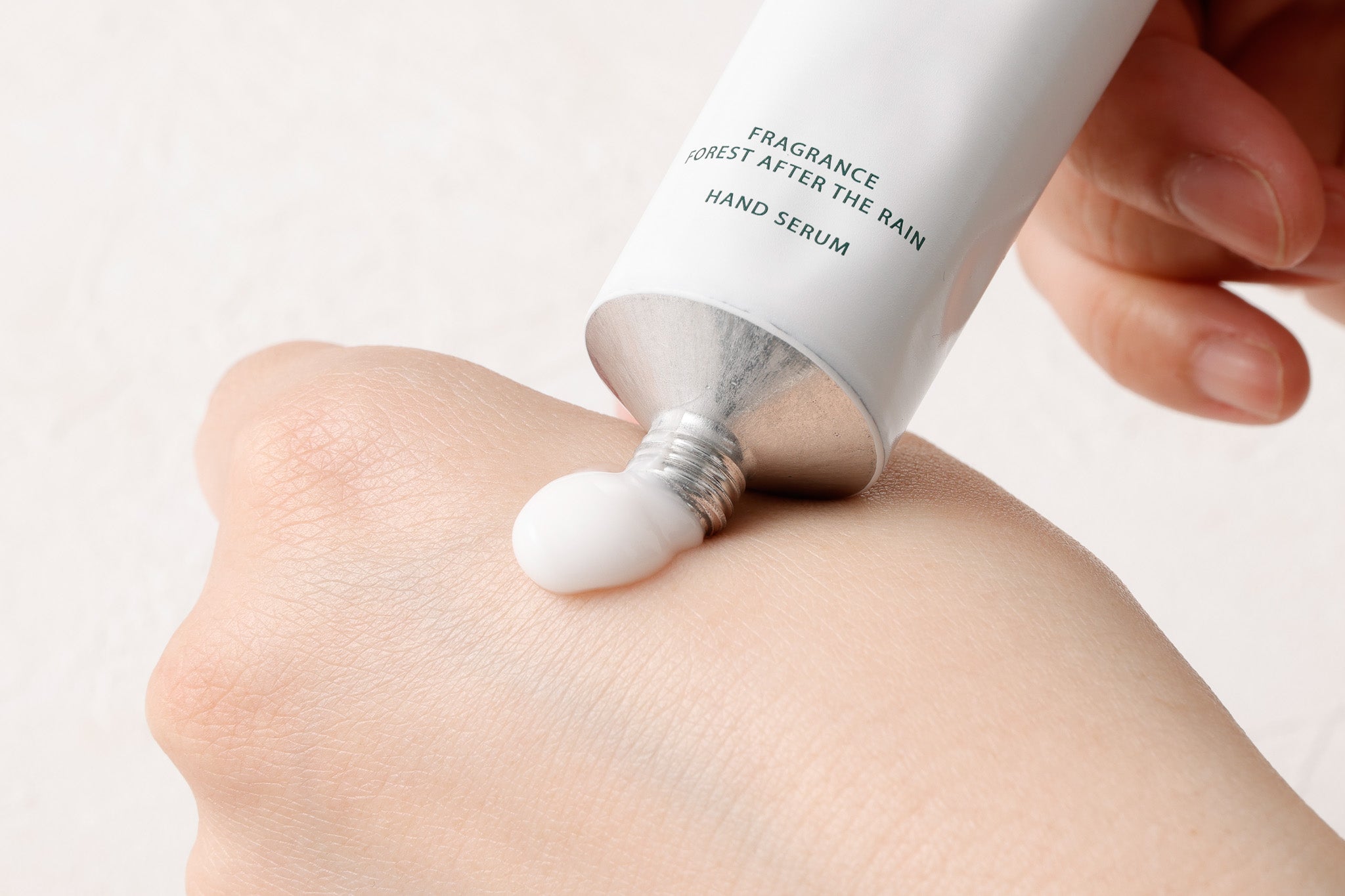 ハンド美容液 雨上がりの森の香り