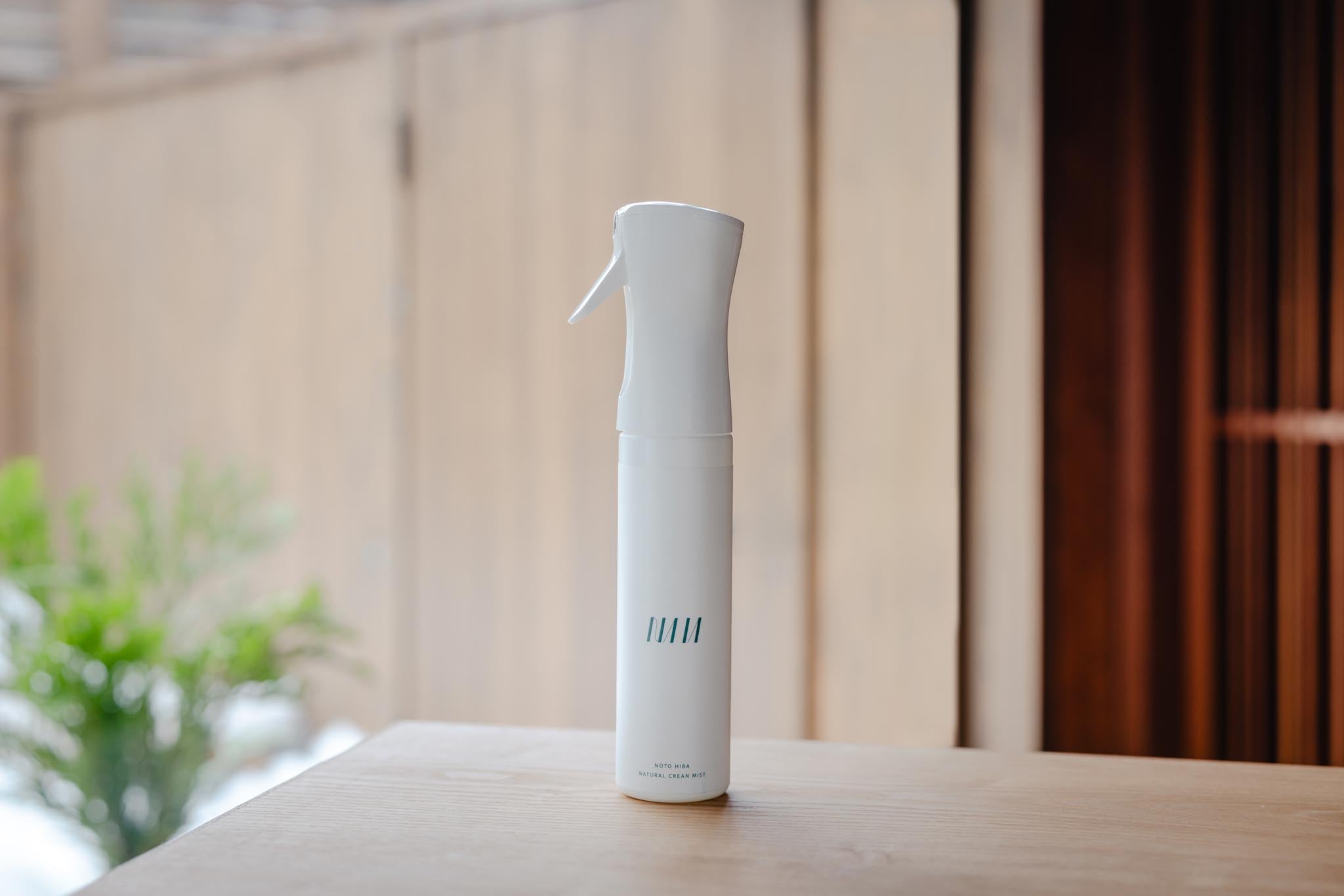 Noto Hiba Essential Wood Mist Room &amp; Fabric 300ml Refill Pouch