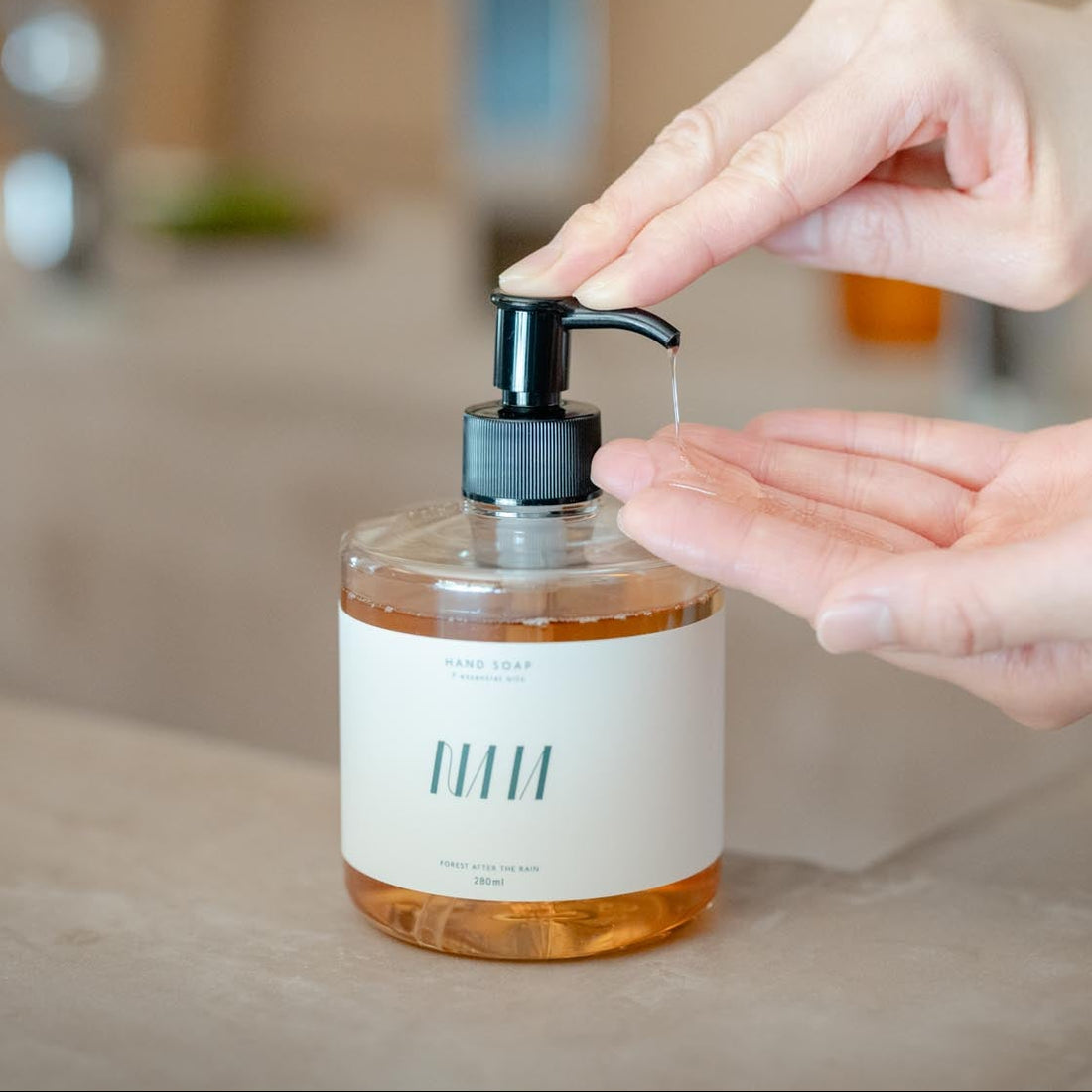 モイストハンドソープ　雨上がりの森の香り