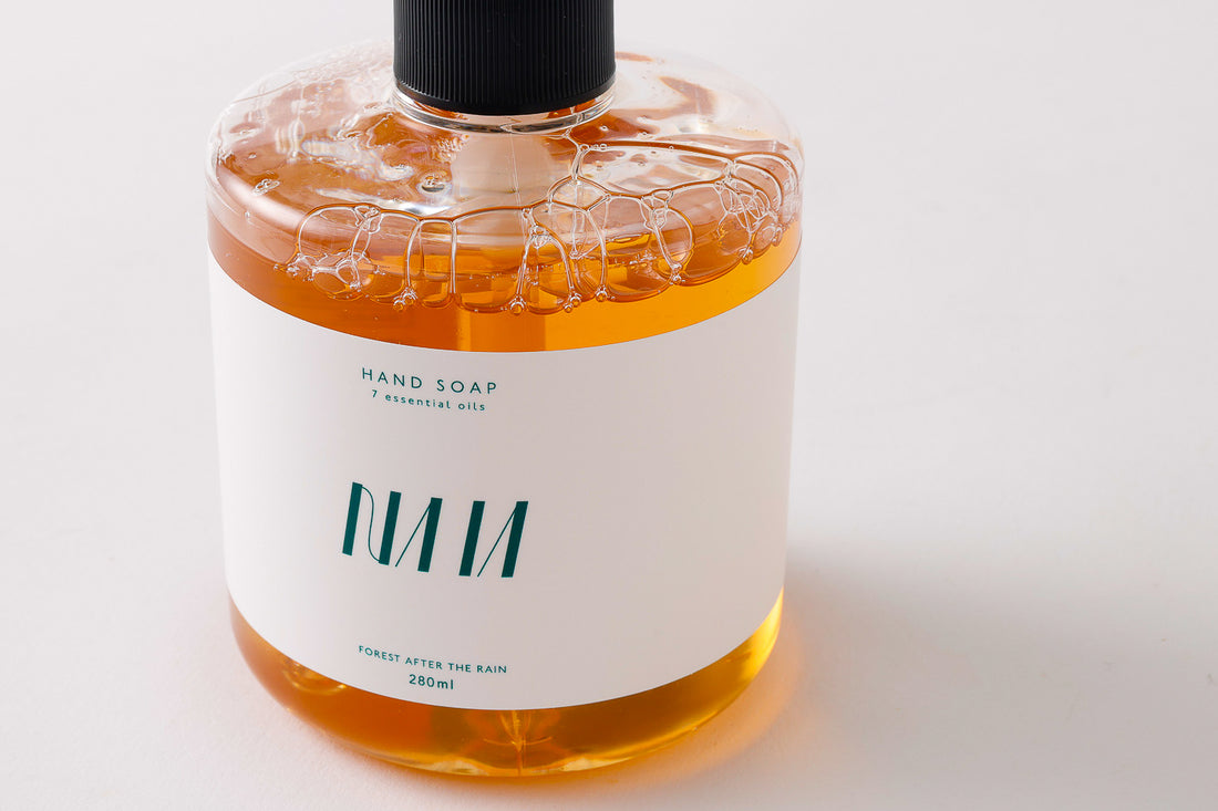 モイストハンドソープ　雨上がりの森の香り